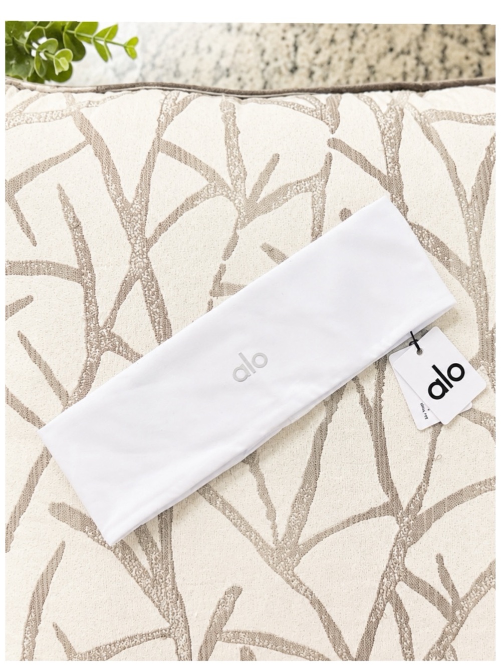 Alo Performance Conquer Headband in White ~ OS ~ NWT